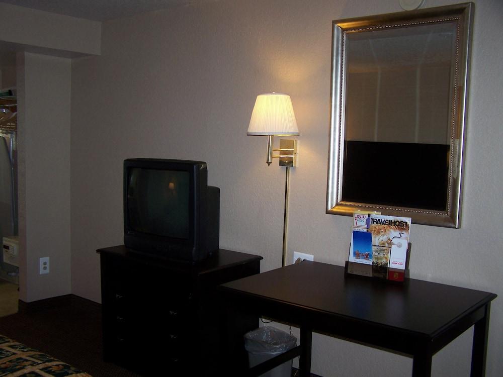Super 8 By Wyndham San Antonio Pearl District Downtown Motel Bagian luar foto