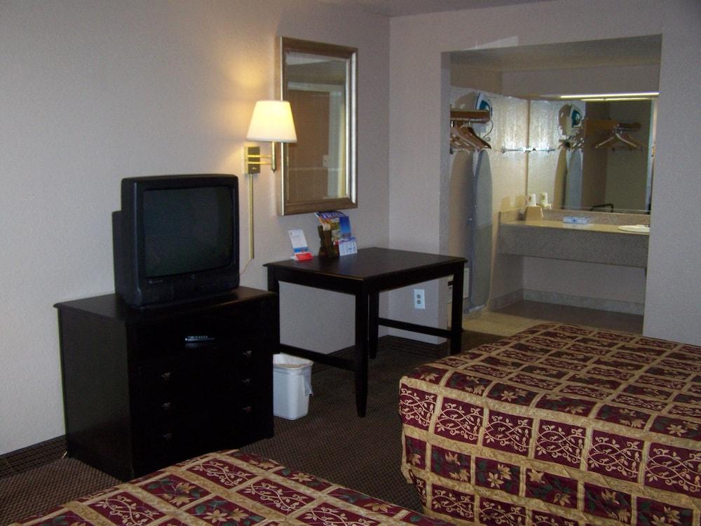 Super 8 By Wyndham San Antonio Pearl District Downtown Motel Bagian luar foto