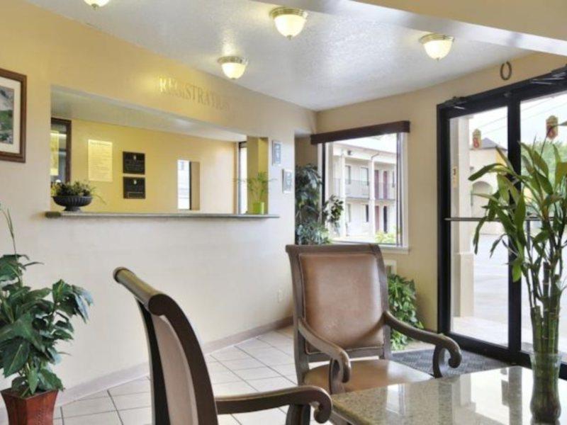 Super 8 By Wyndham San Antonio Pearl District Downtown Motel Bagian luar foto