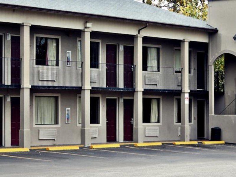 Super 8 By Wyndham San Antonio Pearl District Downtown Motel Bagian luar foto