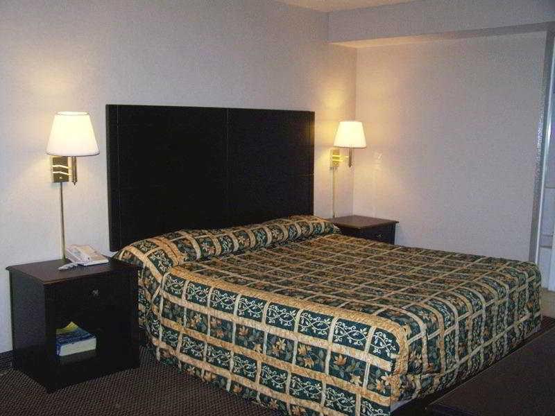 Super 8 By Wyndham San Antonio Pearl District Downtown Motel Bagian luar foto