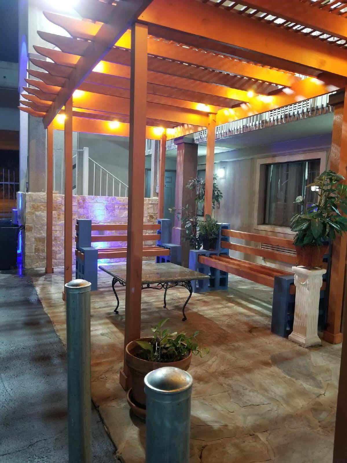 Super 8 By Wyndham San Antonio Pearl District Downtown Motel Bagian luar foto